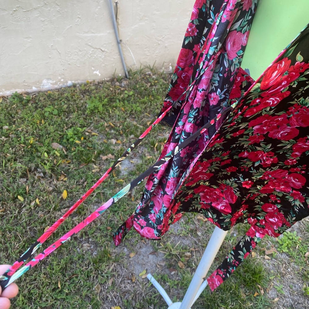 Pink Women’s Roses Floral Wrap Robe Size XL - Picture 7 of 8